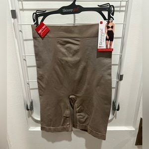 Waist slimming shorts shape wear